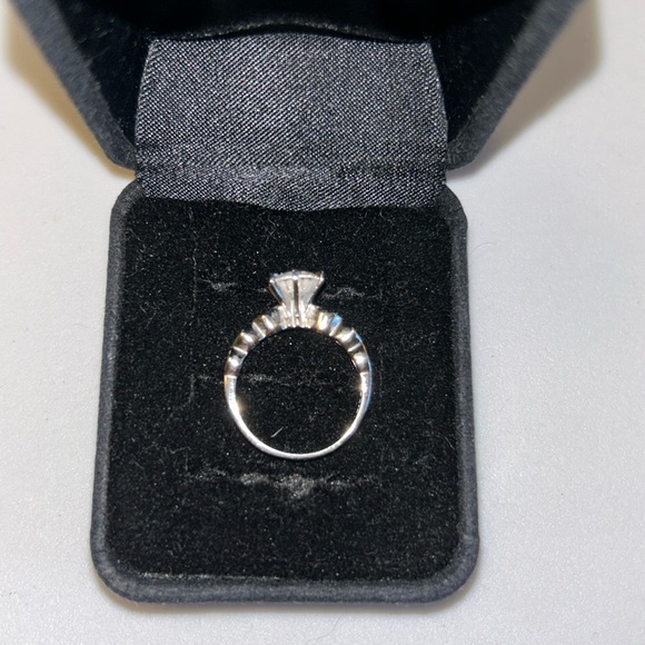 Diamonique 3-Piece Bridal Set size 6 - Picture 8 of 14